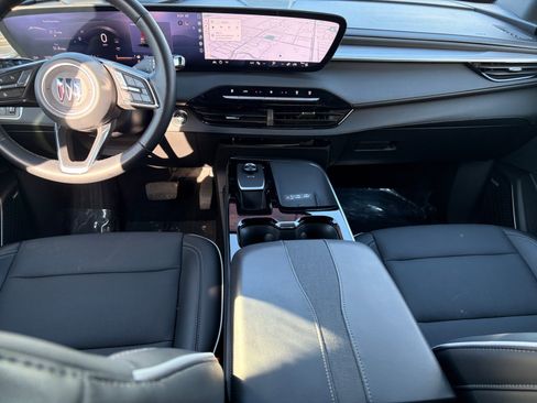 Used 2025 Buick Enclave Preferred FWD image 21
