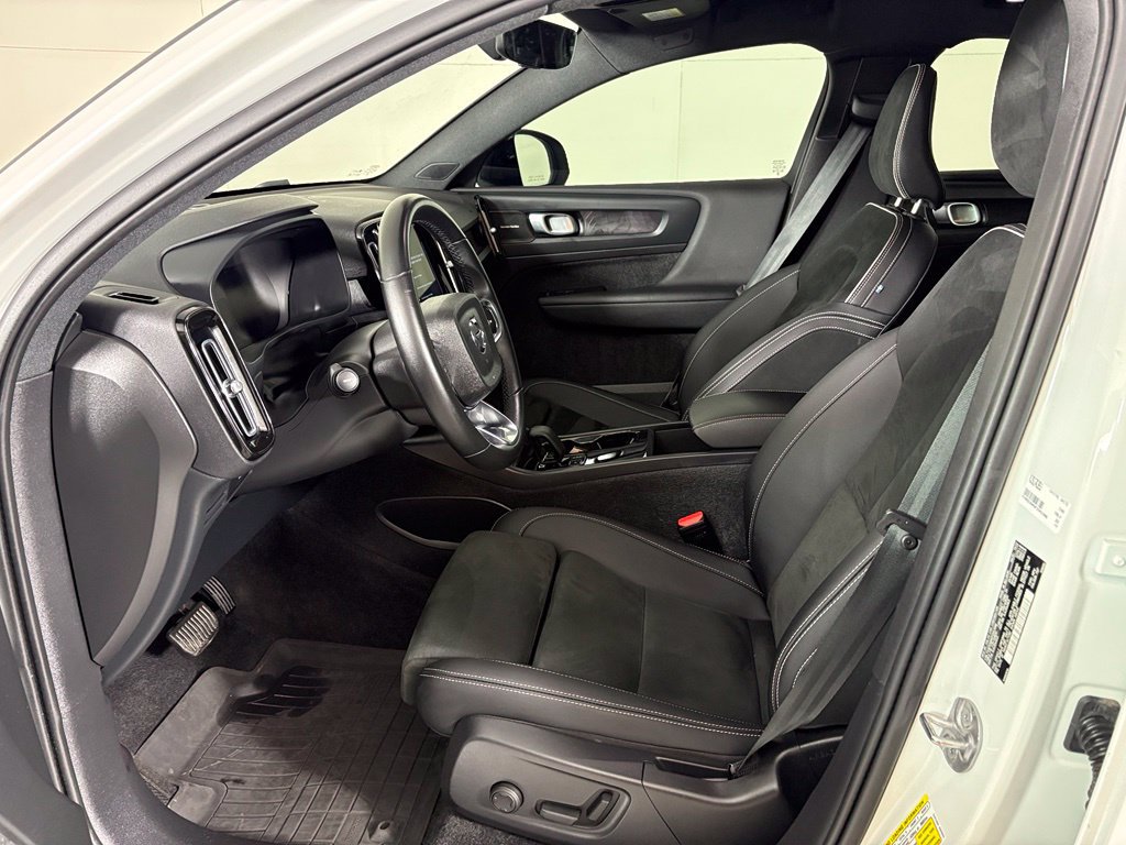 Used 2023 Volvo C40 P8 Recharge Ultimate w/ Protection Package Premier AWD/4WD image 15
