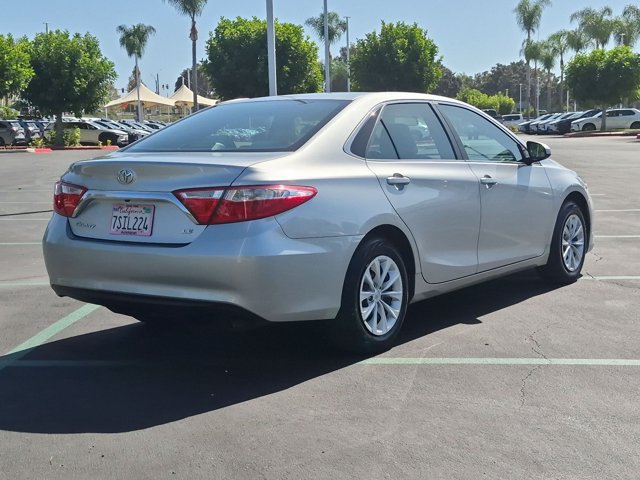 Used 2016 Toyota Camry LE FWD image 5