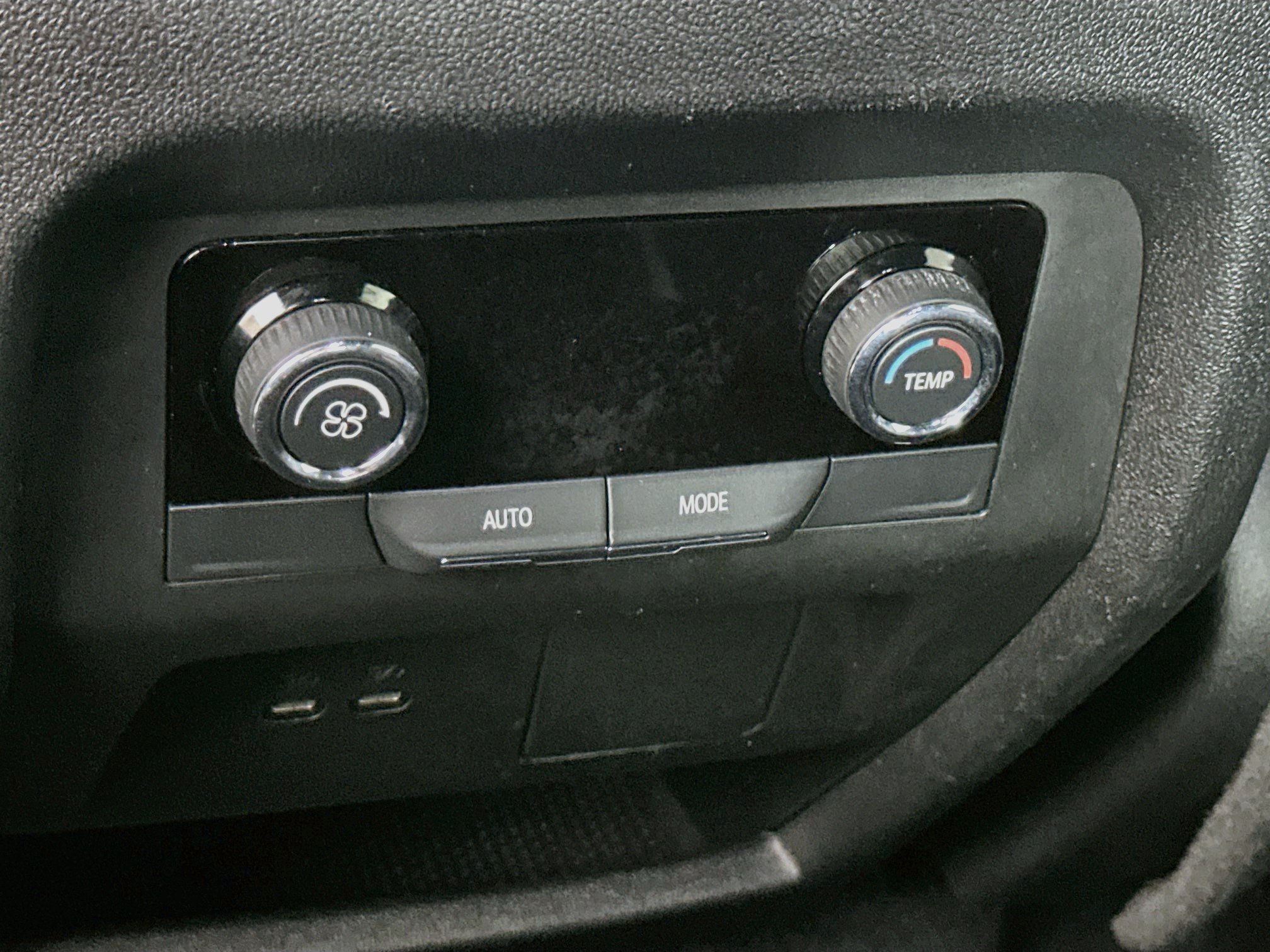Used 2025 Chevrolet Traverse LT FWD image 26