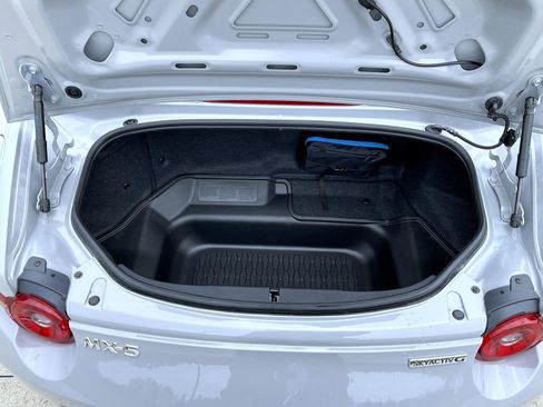 New 2026 MAZDA MX-5 Miata Club w/ Weather Package RWD image 10
