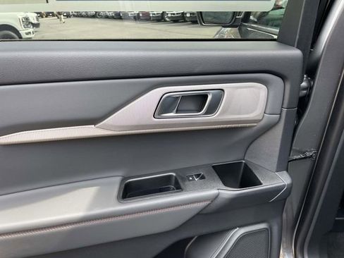 New 2026 Ford Explorer Active RWD image 25