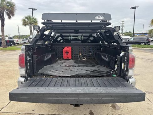 Used 2023 Toyota Tacoma TRD Off-Road w/ TRD Premium Off Road Package AWD/4WD image 8