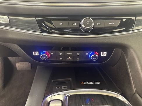 Used 2023 Buick Enclave Essence w/ Experience Buick Package AWD/4WD image 6