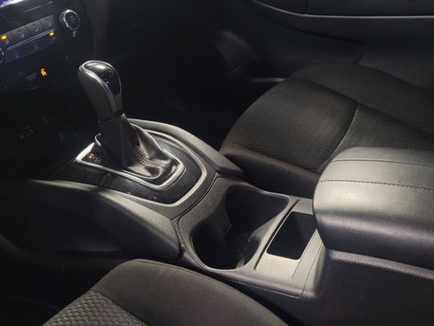 Used 2019 Nissan Rogue Sport S image 26