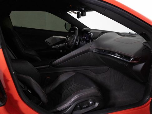 Used 2020 Chevrolet Corvette Stingray Premium Cpe w/ 3LT Preferred Equipment Group image 33