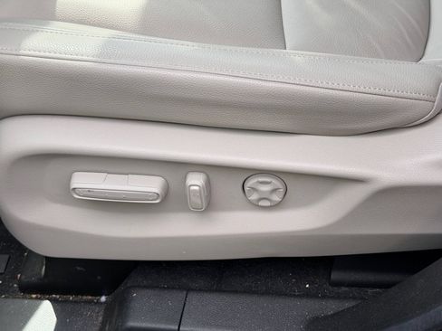 Used 2025 Honda Odyssey EX-L image 8