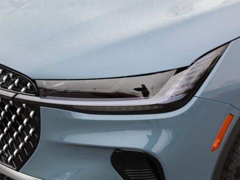 New 2026 Lincoln Nautilus Premier image 9