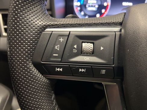 Used 2024 Mitsubishi Outlander SEL image 14