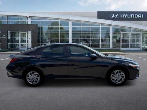 New 2026 Hyundai Elantra Blue image 9