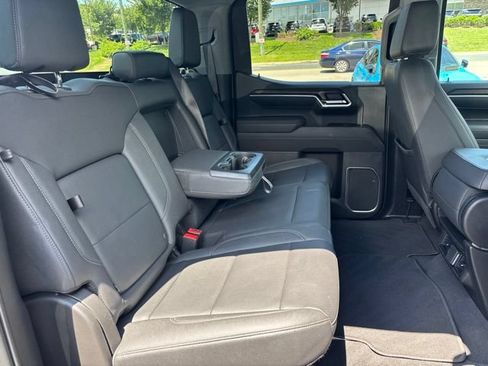 Used 2025 GMC Sierra 1500 SLT AWD/4WD image 13