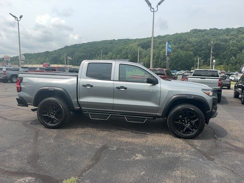 Used 2024 Chevrolet Colorado Trail Boss AWD/4WD image 5