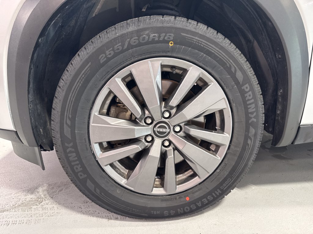Used 2025 Nissan Pathfinder SV AWD/4WD image 44