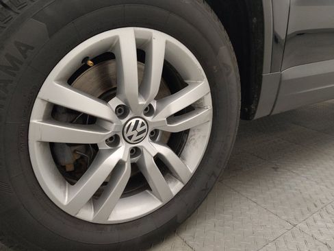 Used 2017 Volkswagen Tiguan S AWD/4WD image 31