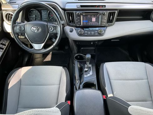 Used 2018 Toyota RAV4 XLE FWD image 10