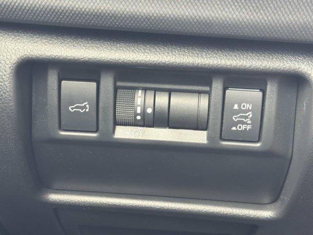 Used 2025 Subaru Forester Touring AWD/4WD image 30