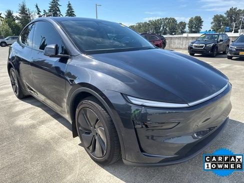 Used 2026 Tesla Model Y 2WD image 1
