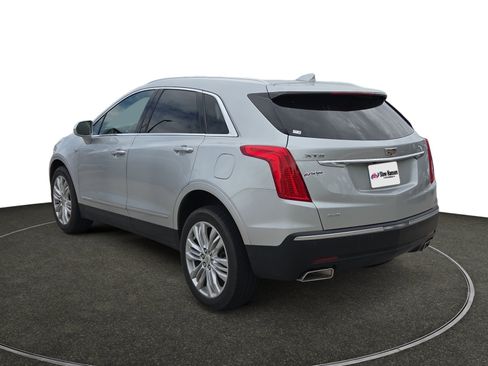 Used 2017 Cadillac XT5 Premium Luxury AWD/4WD image 3