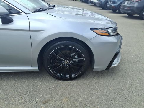 Used 2023 Toyota Camry XSE FWD image 5