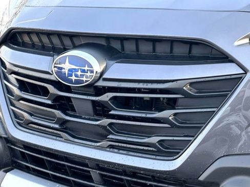 Used 2025 Subaru Outback Limited image 3