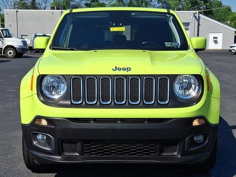 Used 2018 Jeep Renegade Latitude w/ Cold Weather Group AWD/4WD image 5
