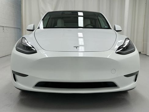Used 2023 Tesla Model Y Long Range image 5