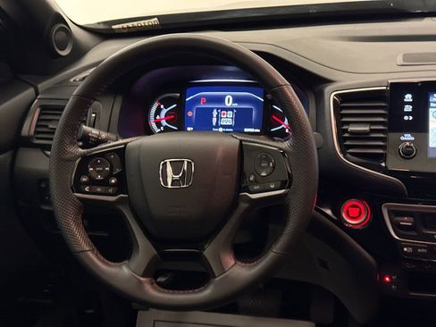 Certified 2024 Honda Passport Black Edition image 17