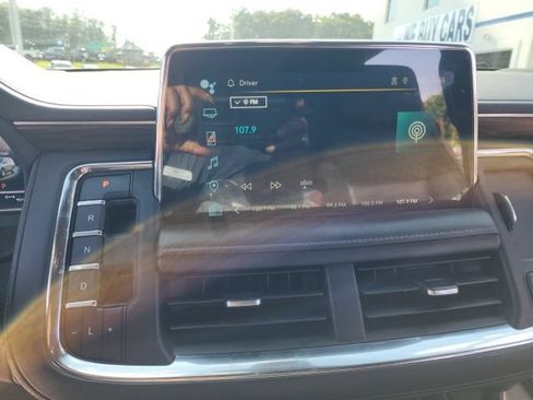 Used 2022 Chevrolet Tahoe LT w/ Luxury Package RWD image 44