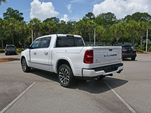 Used 2025 RAM 1500 Limited AWD/4WD image 4