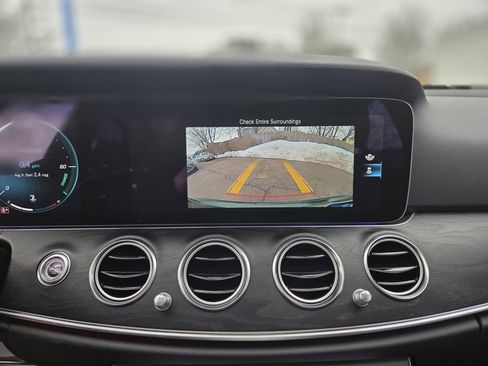 Used 2022 Mercedes-Benz E 350 4MATIC Sedan image 16