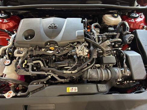 Used 2025 Toyota Camry XLE FWD image 26