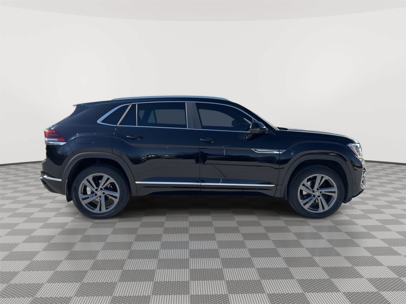 Certified 2024 Volkswagen Atlas Cross Sport SEL R-Line AWD/4WD image 7