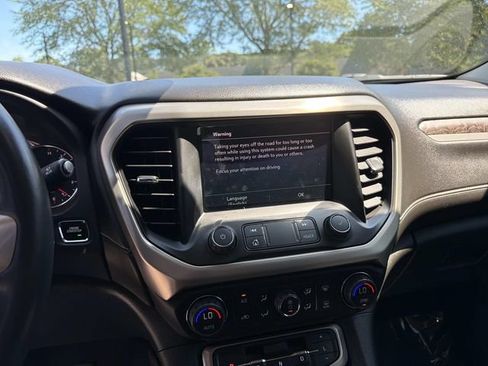 Used 2022 GMC Acadia Denali w/ Denali Ultimate Package AWD/4WD image 23