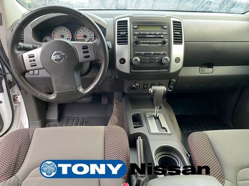 Used 2011 Nissan Frontier PRO-4X image 12