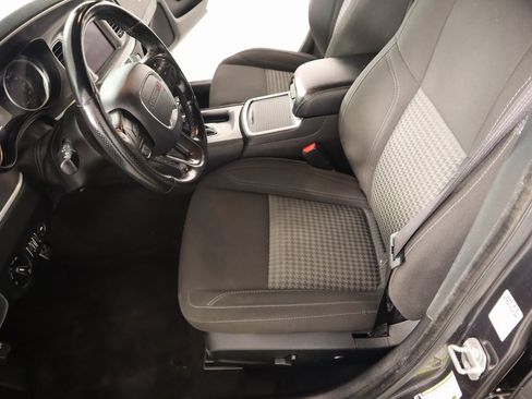 Used 2021 Dodge Charger SXT w/ Driver Convenience Group image 12