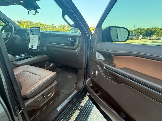 Used 2023 Ford Expedition Max King Ranch RWD image 23