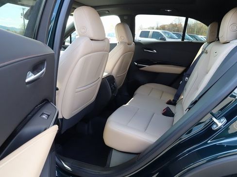 Used 2024 Cadillac XT4 Luxury w/ Cold Weather Package image 18