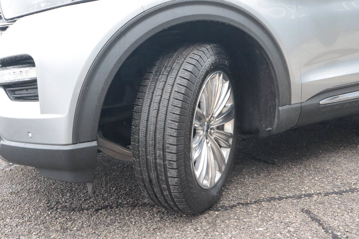 Used 2022 Ford Explorer Limited w/ Equipment Group 301A RWD image 17