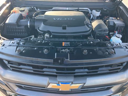 Used 2019 Chevrolet Colorado Z71 AWD/4WD image 37