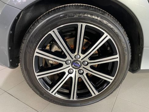 Used 2018 Volvo S60 T5 Inscription image 12