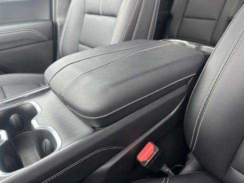 Certified 2025 GMC Acadia Elevation w/ Elevation Premium Package image 11