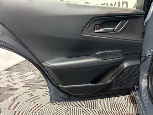 Used 2025 Toyota Prius Plug-In Hybrid FWD image 19