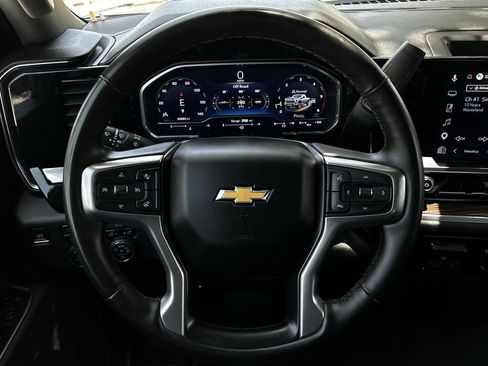Used 2025 Chevrolet Silverado 2500 LT w/ Convenience Package AWD/4WD image 15