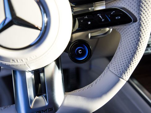 Used 2025 Mercedes-Benz G 63 AMG 4MATIC image 17