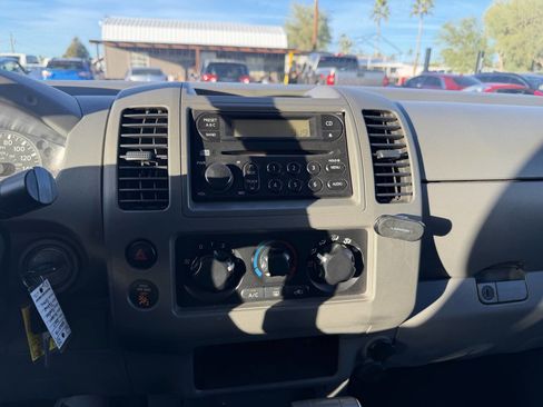 Used 2007 Nissan Frontier SE image 18