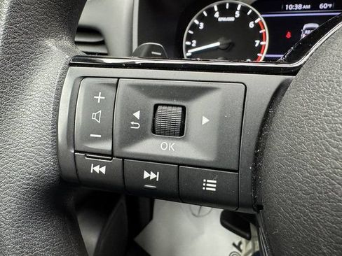 Used 2023 Nissan Rogue SV AWD/4WD image 15