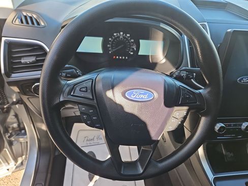 Used 2024 Ford Edge SE image 14