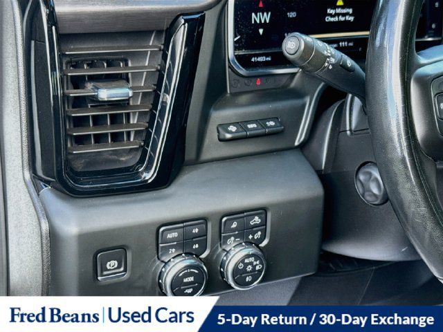 Used 2024 GMC Sierra 1500 AT4 w/ Technology Package AWD/4WD image 14
