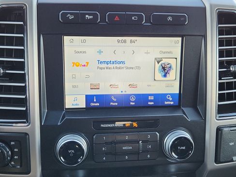 Used 2019 Ford F150 Platinum w/ Equipment Group 701A Luxury AWD/4WD image 19