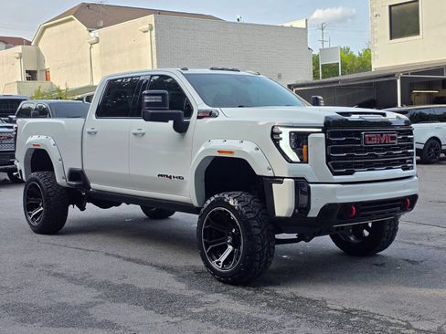 Used 2024 GMC Sierra 2500 AT4 w/ AT4 Premium Plus Package AWD/4WD image 8
